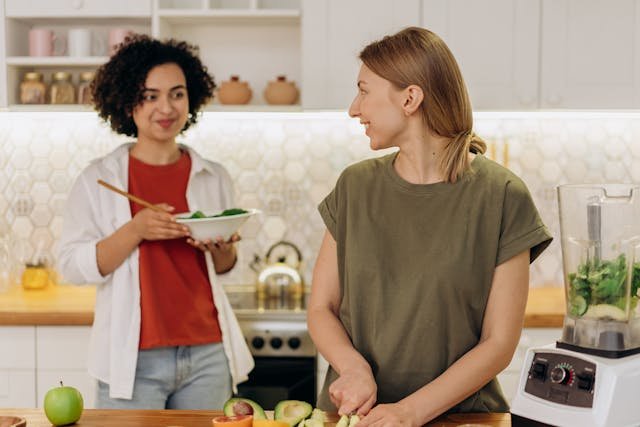 2 women preparing healthy meal